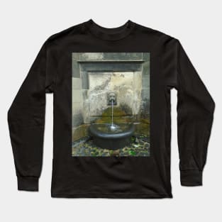 The Bruce Fountain, Falkland, Scotland Long Sleeve T-Shirt